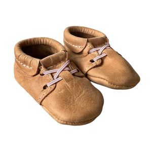Freshly Picked Cedar Oxford Baby Moccasin size 2
